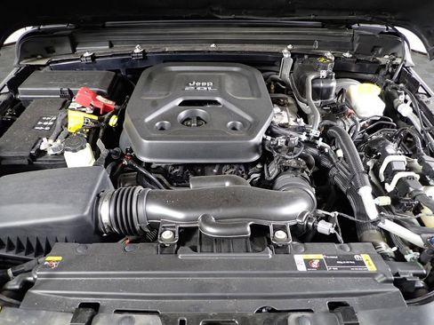 Used 2021 Jeep Wrangler Unlimited Sport image 9