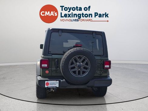 Used 2024 Jeep Wrangler Unlimited Sport AWD/4WD image 4