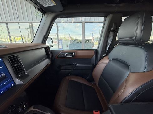 Used 2024 Ford Bronco Outer Banks image 30