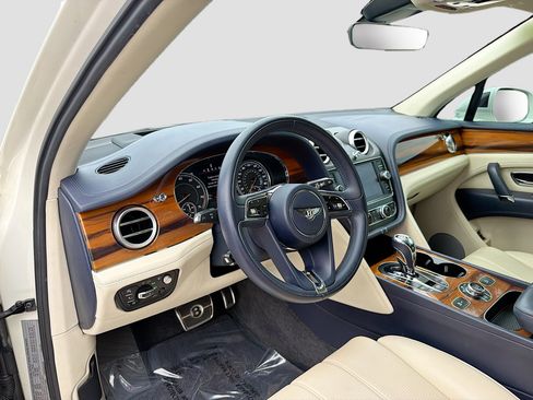 Used 2019 Bentley Bentayga V8 image 26