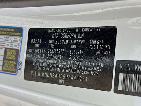 Used 2024 Kia Carnival LX image 12