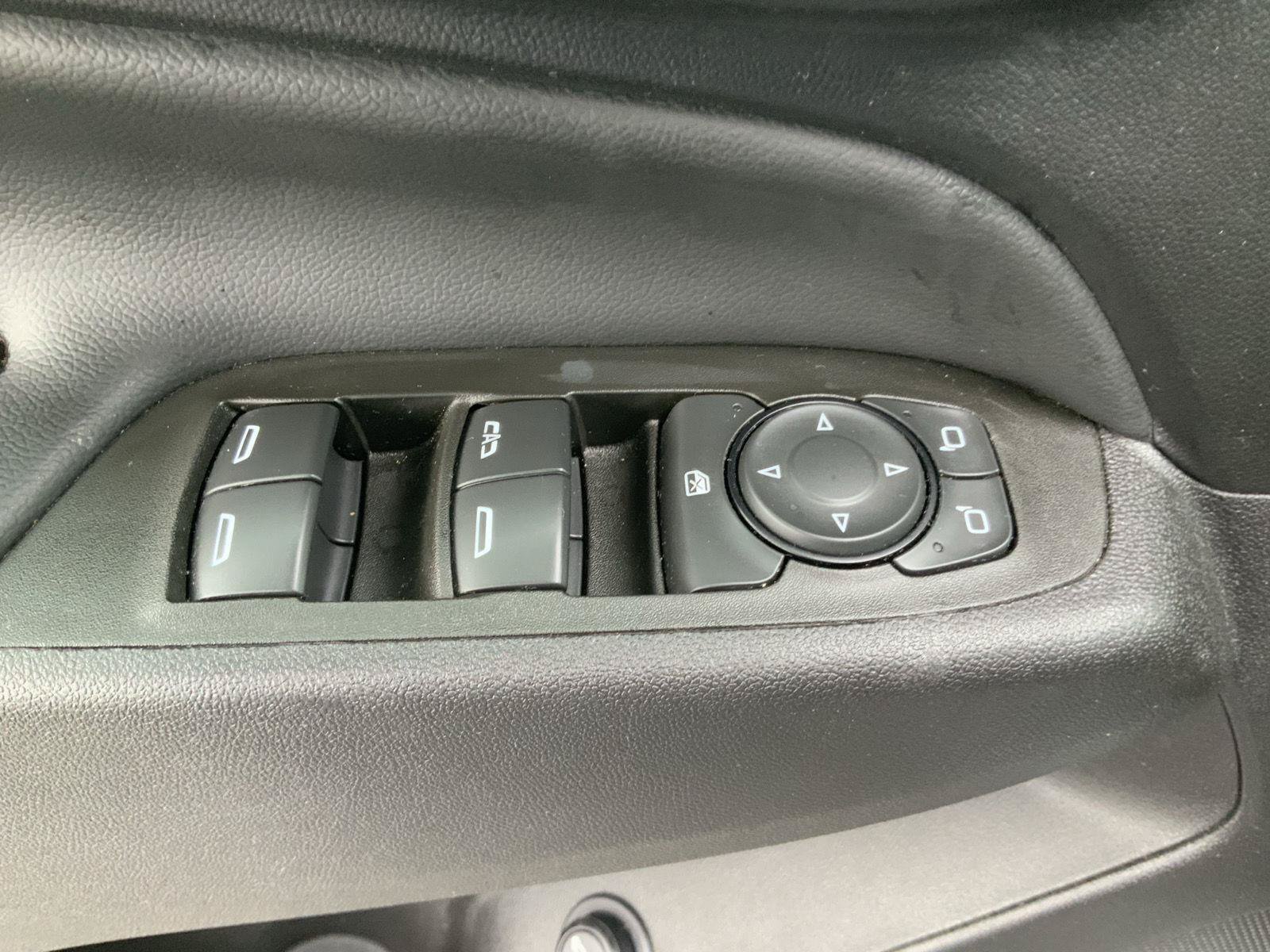 Used 2024 Chevrolet Equinox LT FWD image 19