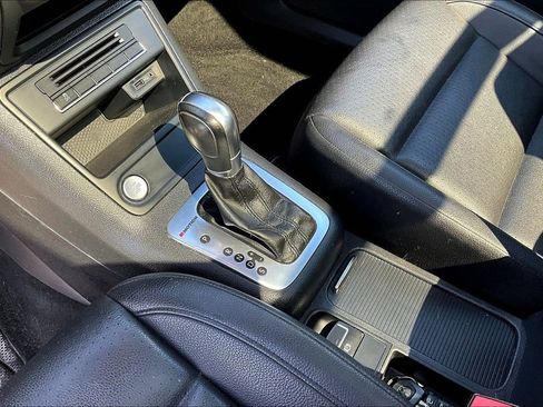 Used 2017 Volkswagen Tiguan Wolfsburg Edition AWD/4WD image 18