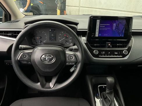 Used 2025 Toyota Corolla LE image 13