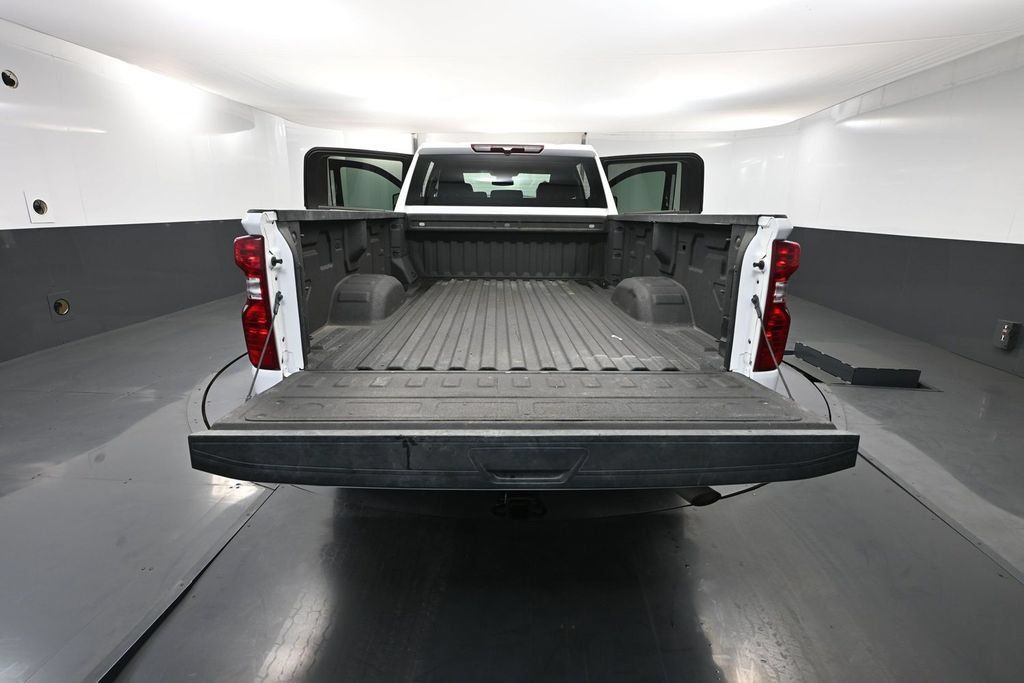 Used 2025 Chevrolet Silverado 3500 LT w/ Safety Package AWD/4WD image 30
