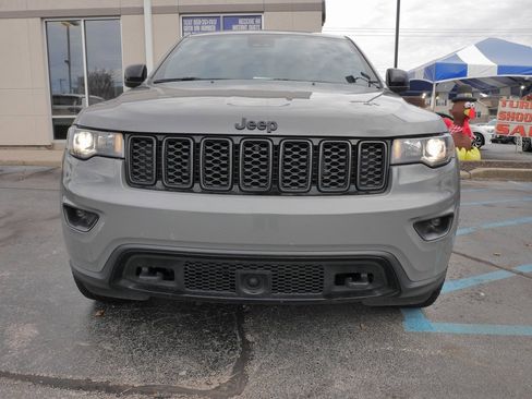 Used 2021 Jeep Grand Cherokee Freedom Edition image 3
