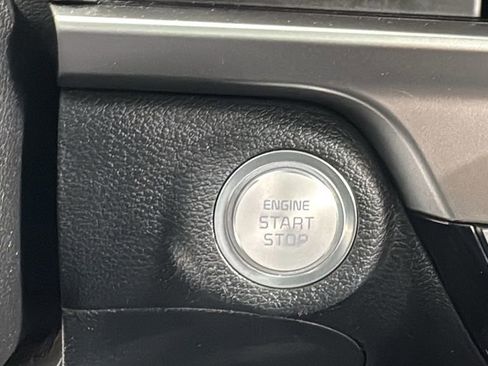 Used 2025 Kia Telluride S AWD/4WD image 25