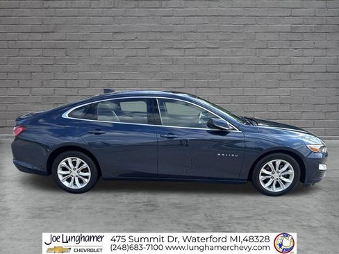 Used 2019 Chevrolet Malibu LT w/ Driver Confidence Package II FWD image 2