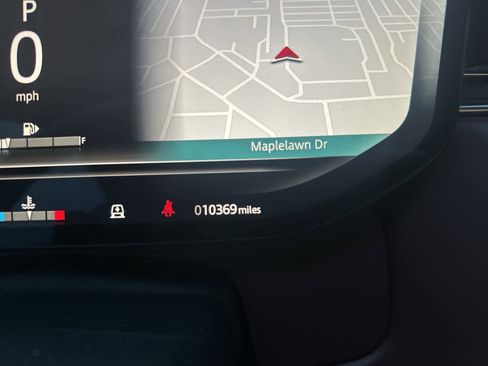 Used 2025 Land Rover Range Rover SE image 22