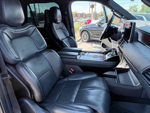 Used 2022 Lincoln Navigator L Reserve w/ Monochromatic Package AWD/4WD image 17