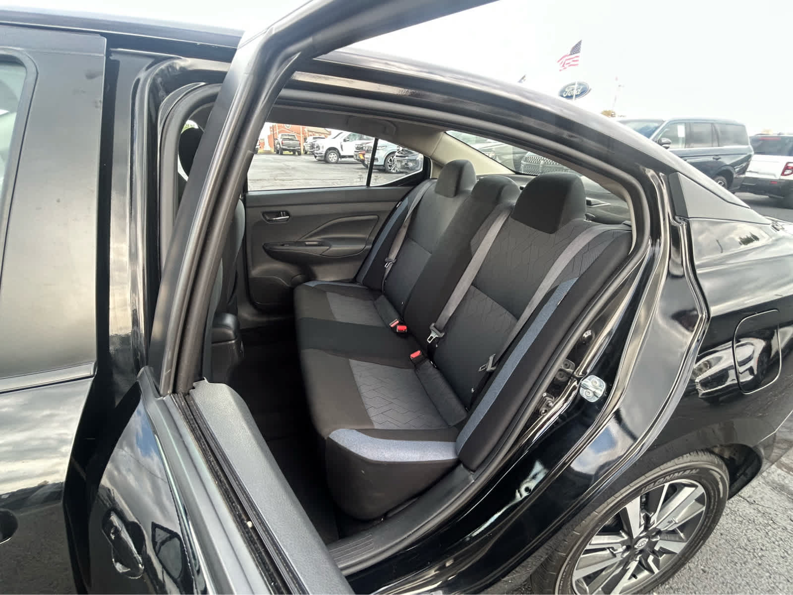 Used 2024 Nissan Versa SV FWD image 9
