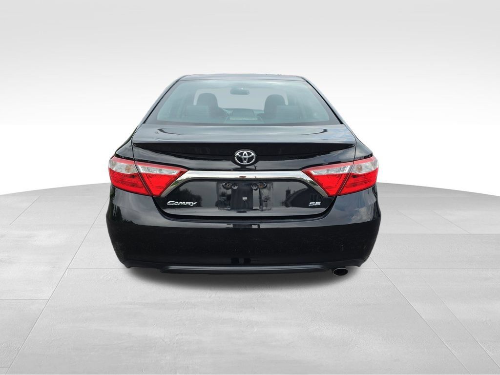 Used 2017 Toyota Camry SE FWD image 5