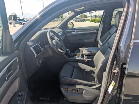 Used 2023 Volkswagen Atlas Cross Sport SEL AWD/4WD image 14