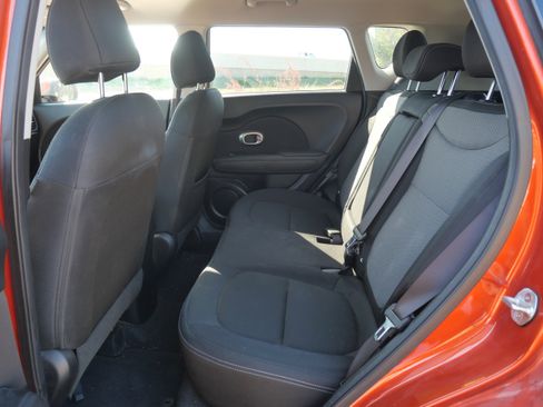 Used 2019 Kia Soul + image 9