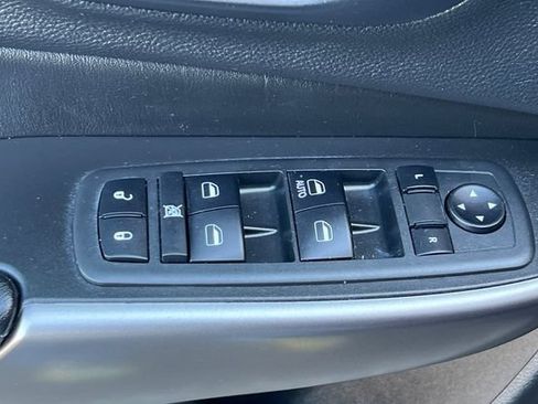 Used 2019 Jeep Cherokee Latitude w/ Popular Appearance Group AWD/4WD image 12