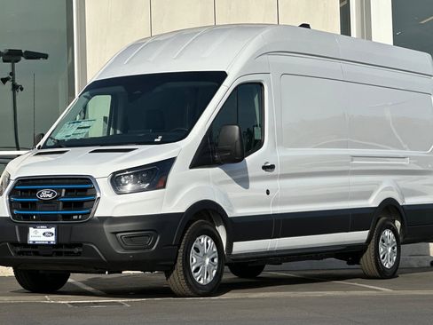 New 2026 Ford E-Transit Base image 7