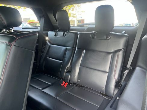 Used 2025 Ford Explorer ST-Line w/ ST-Line Street Pack AWD/4WD image 18