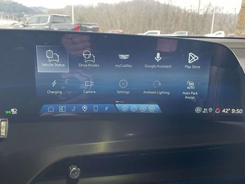 Used 2026 Cadillac Vistiq Sport image 22