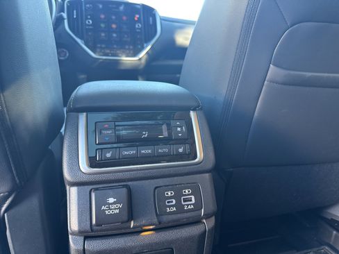 Used 2023 Subaru Ascent Touring image 20