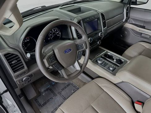 Used 2019 Ford Expedition Max XLT w/ Equipment Group 202A AWD/4WD image 2