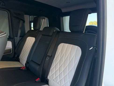Used 2024 Mercedes-Benz G 550 image 23