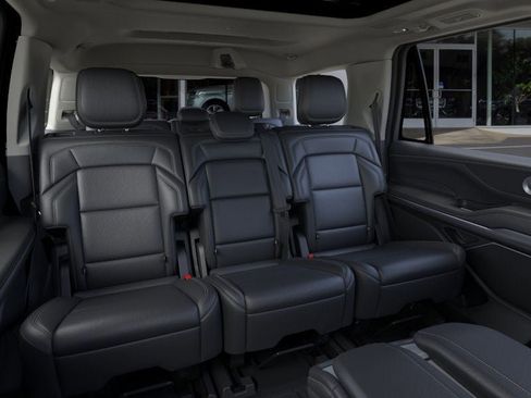 New 2025 Lincoln Navigator Reserve image 11