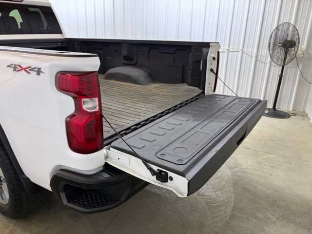 Used 2022 Chevrolet Silverado 2500 Custom w/ Custom Value Package AWD/4WD image 10