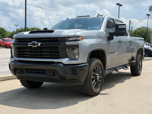 Used 2026 Chevrolet Silverado 2500 Custom w/ Custom Blackout Package AWD/4WD image 2