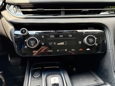 Used 2023 INFINITI QX60 Sensory w/ Vision Package AWD/4WD image 23