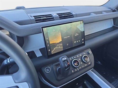 Used 2025 Land Rover Defender 90 S image 20