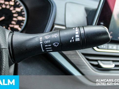 Used 2025 Nissan Altima 2.5 SV FWD image 30