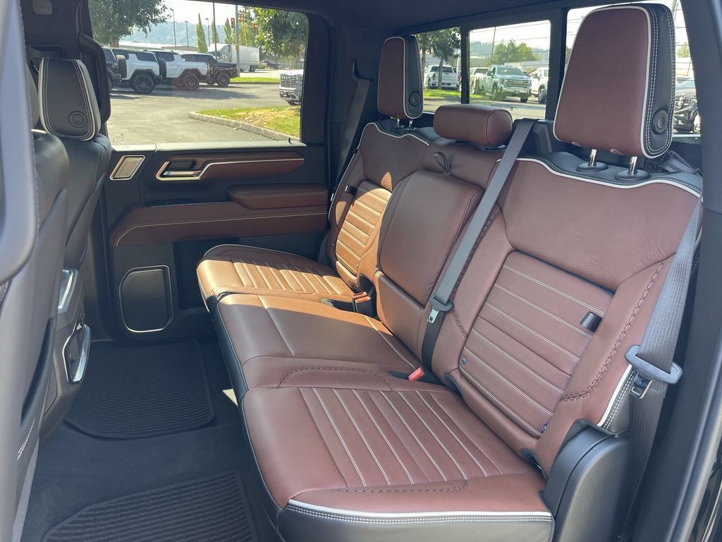 New 2026 GMC Sierra 3500 Denali Ultimate w/ LPO, Black Badging Package AWD/4WD image 26