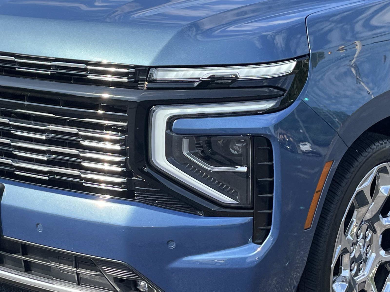Used 2025 Chevrolet Tahoe High Country AWD/4WD image 10