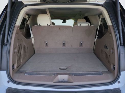 Used 2021 GMC Yukon XL Denali w/ Denali Premium Package image 14