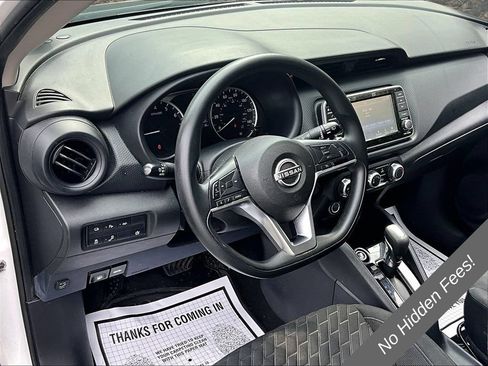 Used 2022 Nissan Kicks S w/ Interior Electronics Package FWD image 11