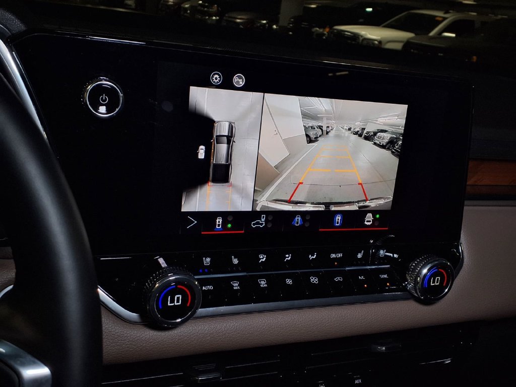 Used 2024 GMC Canyon Denali w/ LPO, Denali Black Edition AWD/4WD image 6
