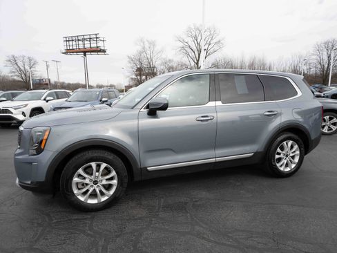 Used 2021 Kia Telluride LX image 3