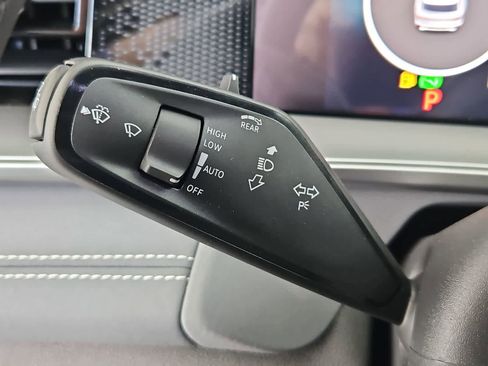 New 2026 Volkswagen Tiguan SE R-Line AWD/4WD image 27