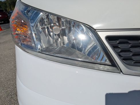 Used 2020 Nissan NV200 S image 10