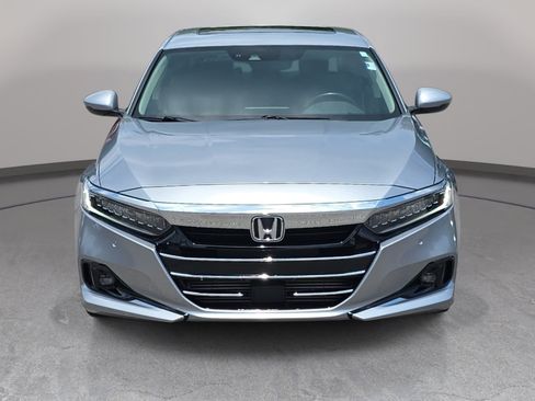 Used 2021 Honda Accord Touring image 2