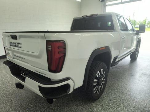 Used 2025 GMC Sierra 2500 Denali Ultimate AWD/4WD image 4