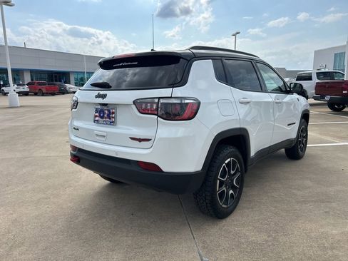 Used 2025 Jeep Compass Trailhawk AWD/4WD image 4