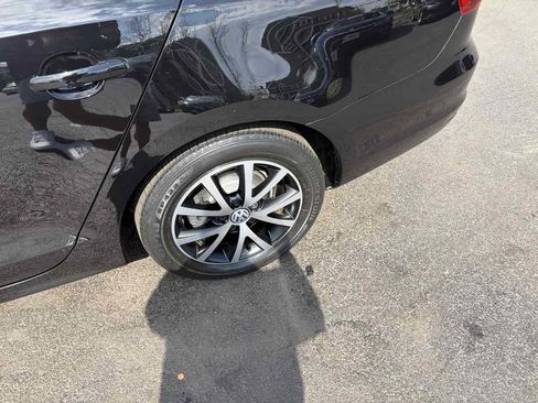 Used 2018 Volkswagen Jetta SE FWD image 35