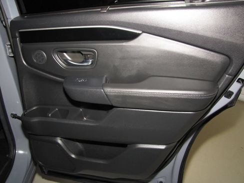 Certified 2025 Honda Pilot Touring image 19