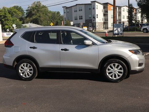 Used 2019 Nissan Rogue S AWD/4WD image 3