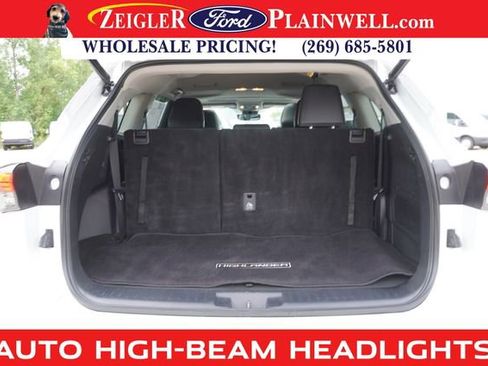 Used 2023 Toyota Highlander XLE image 10