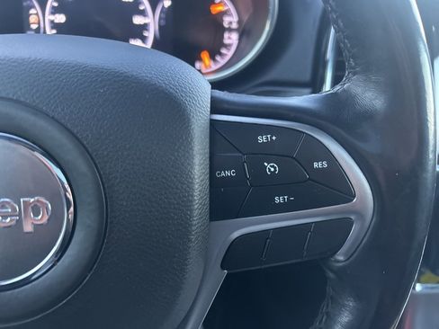 Used 2021 Jeep Grand Cherokee Limited image 31