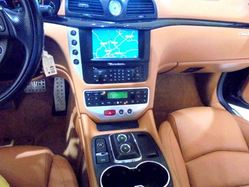 Used 2009 Maserati GranTurismo S RWD image 15