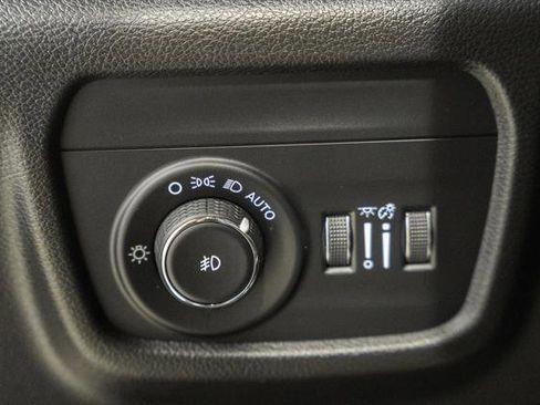 Certified 2023 Jeep Grand Cherokee Overland AWD/4WD image 52