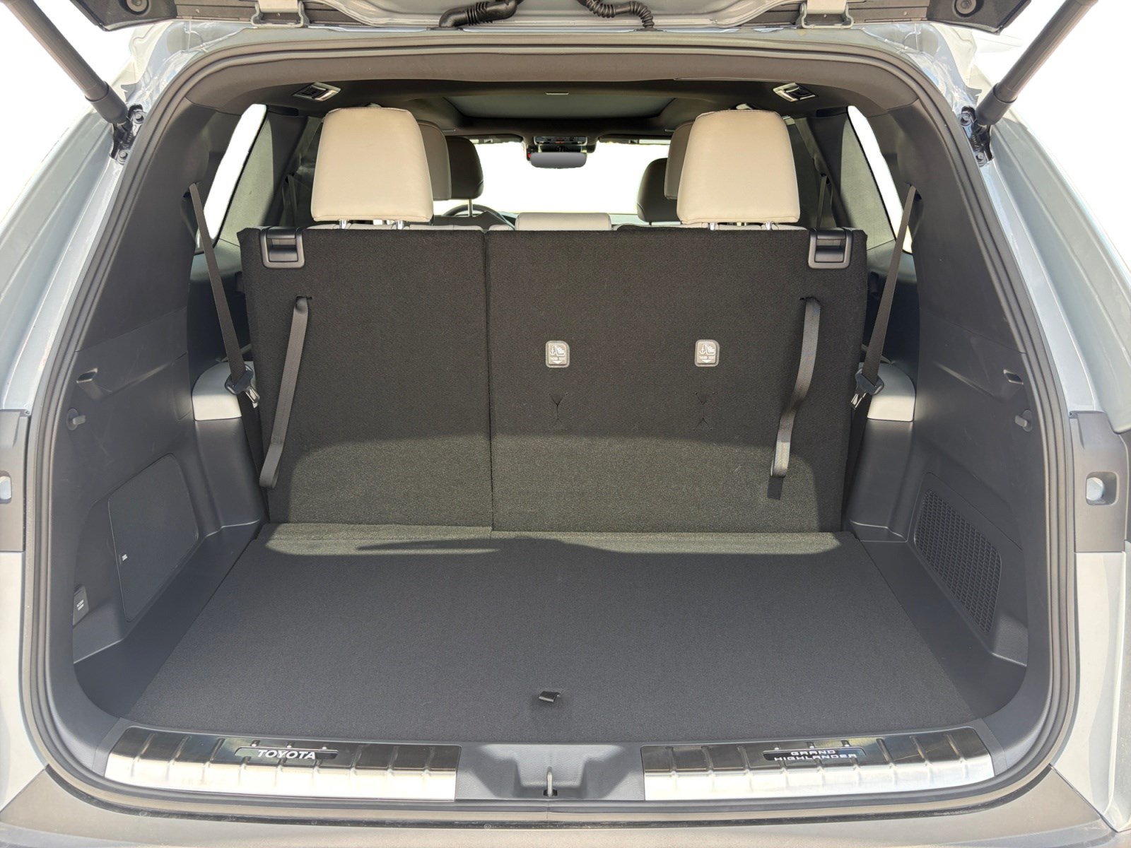 Used 2026 Toyota Grand Highlander AWD Hybrid image 23